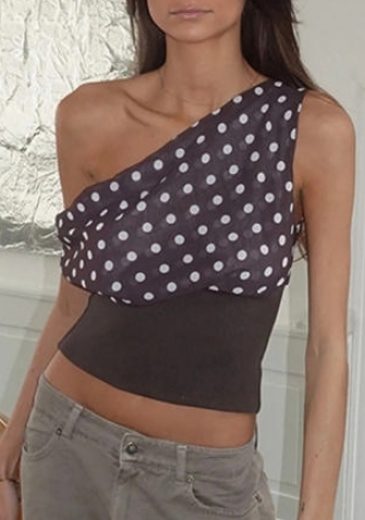 Trendy Women's Tops 2025 - Stylish Blouses, T-Shirts & More